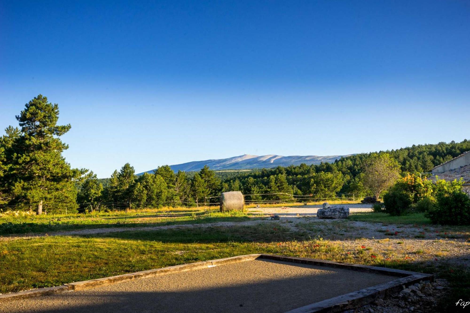 A Ventoux Yourte Monieux Exterior photo